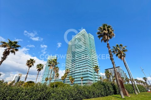 Apartamento de 2 dormitorios en venta en Barcelona, Cataluña, Spain № 7982 - foto 2