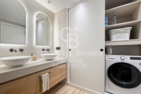 Apartamento de 2 dormitorios en venta en Barcelona, Cataluña, Spain № 7982 - foto 16