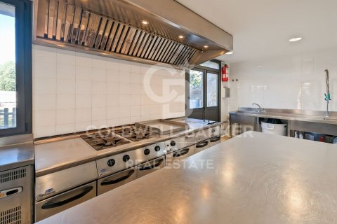 Сasa de 15 dormitorios en venta en Llers, Gerona, Cataluña, Spain № 5390 - foto 6