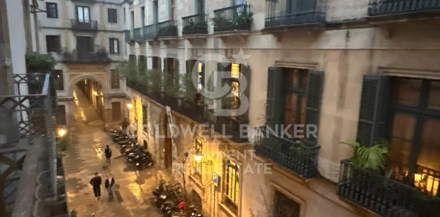 Apartamento de 6 dormitorios en venta en Barcelona, Cataluña, Spain № 5387
