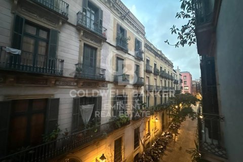 Apartamento de 6 dormitorios en venta en Barcelona, Cataluña, Spain № 5387 - foto 2