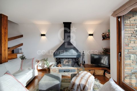 Dúplex de 3 dormitorios en venta en Gerona, Cataluña, Spain № 5389 - foto 6