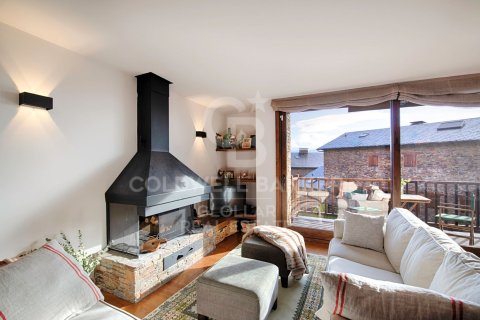 Dúplex de 3 dormitorios en venta en Gerona, Cataluña, Spain № 5389 - foto 11