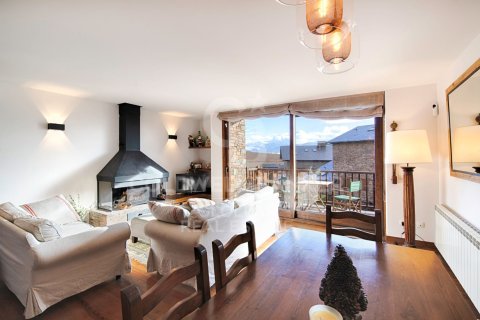 Dúplex de 3 dormitorios en venta en Gerona, Cataluña, Spain № 5389 - foto 7