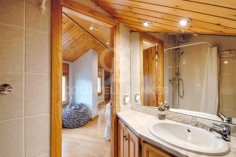 Сasa de 4 dormitorios en venta en Gerona, Cataluña, Spain № 5388 - foto 22