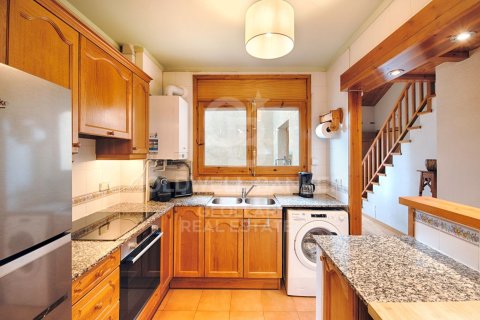 Сasa de 4 dormitorios en venta en Gerona, Cataluña, Spain № 5388 - foto 10