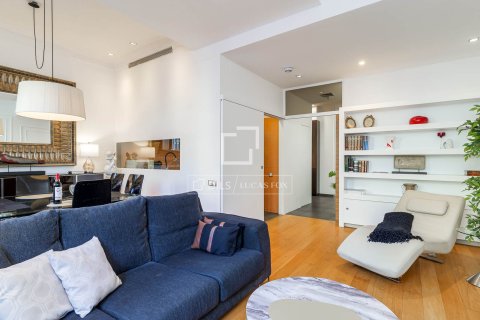 Apartamento de 2 dormitorios en venta en Barcelona, Cataluña, Spain № 6258 - foto 10