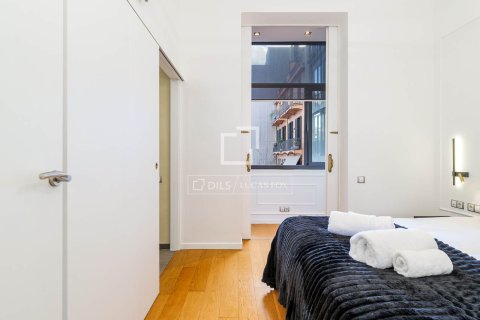 Apartamento de 2 dormitorios en venta en Barcelona, Cataluña, Spain № 6258 - foto 28