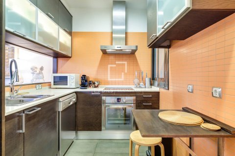 Apartamento de 2 dormitorios en venta en Barcelona, Cataluña, Spain № 6258 - foto 17