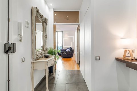 Apartamento de 2 dormitorios en venta en Barcelona, Cataluña, Spain № 6258 - foto 14