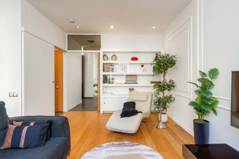 Apartamento de 2 dormitorios en venta en Barcelona, Cataluña, Spain № 6258 - foto 9