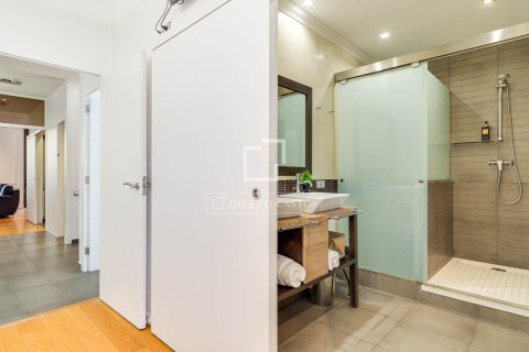 Apartamento de 2 dormitorios en venta en Barcelona, Cataluña, Spain № 6258 - foto 30