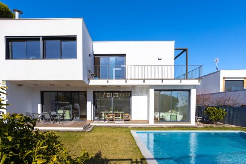 Villa de 6 dormitorios en venta en Premia De Dalt, Barcelona, Cataluña, Spain № 6259 - foto 2