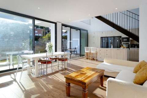 Villa de 6 dormitorios en venta en Premia De Dalt, Barcelona, Cataluña, Spain № 6259 - foto 13