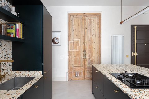 Apartamento de 3 dormitorios en venta en Barcelona, Cataluña, Spain № 6256 - foto 24