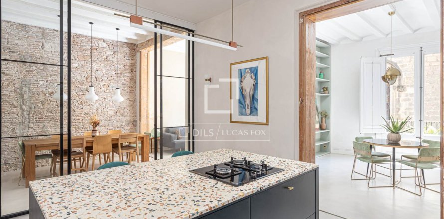 Apartamento de 3 dormitorios en venta en Barcelona, Cataluña, Spain № 6256