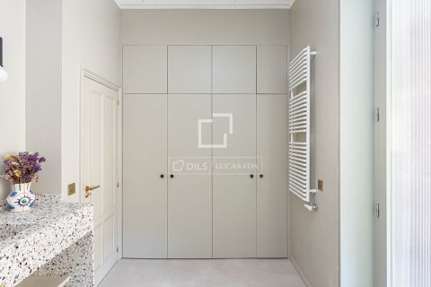 Apartamento de 3 dormitorios en venta en Barcelona, Cataluña, Spain № 6256 - foto 30
