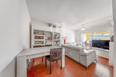 Apartamento de 2 dormitorios en venta en Lloret de Mar, Gerona, Cataluña, Spain № 7927 - foto 18