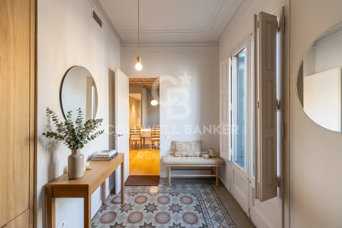 4 bedrooms apartment for sale in Barcelona, Catalonia, Spain № 7923 - photo 5