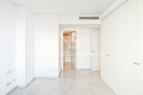 Apartamento de 4 dormitorios en venta en Barcelona, Cataluña, Spain № 7818 - foto 5