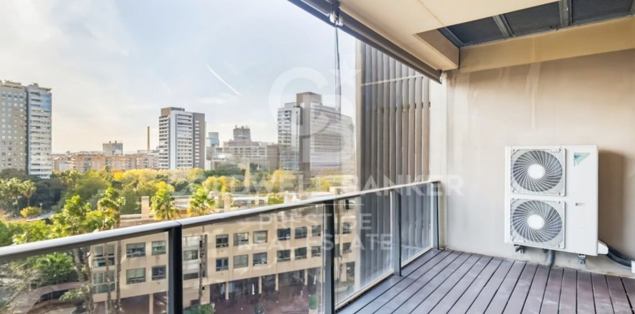 Apartamento de 4 dormitorios en venta en Barcelona, Cataluña, Spain № 7818