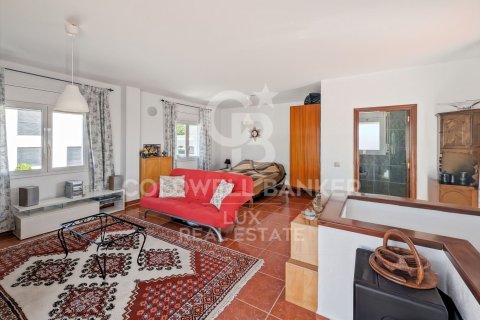 Villa de 3 dormitorios en venta en Roses, Gerona, Cataluña, Spain № 7820 - foto 15