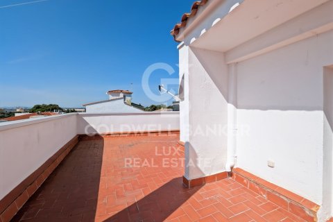 Villa de 3 dormitorios en venta en Roses, Gerona, Cataluña, Spain № 7820 - foto 13