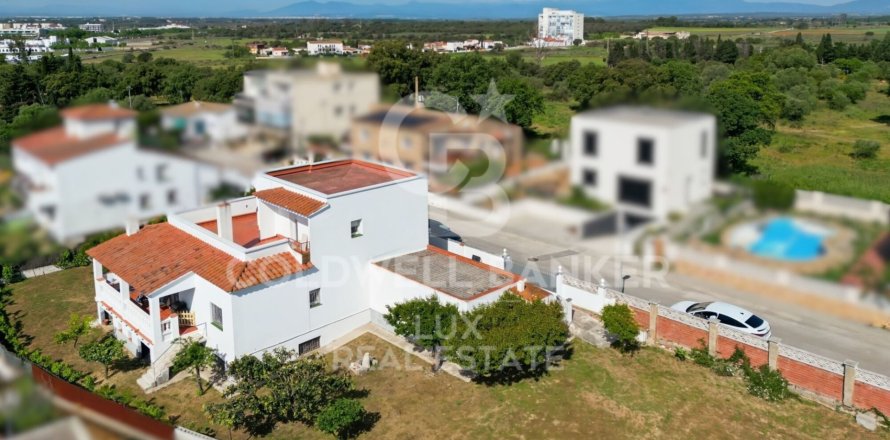 Villa de 3 dormitorios en venta en Roses, Gerona, Cataluña, Spain № 7820