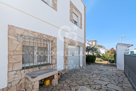 Villa de 3 dormitorios en venta en Roses, Gerona, Cataluña, Spain № 7820 - foto 12
