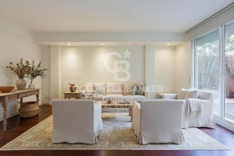 Apartamento de 3 dormitorios en venta en Barcelona, Cataluña, Spain № 7819