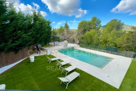 Купить виллу в Матадепера, Испания с 7 спален, 512м², № 7975 - фото 3