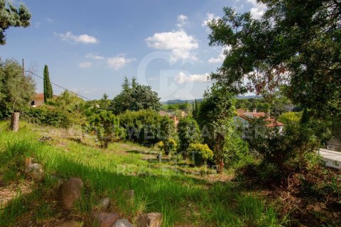 Parcela de 1001 m² en venta en Cerdanyola del Vallès, Barcelona, Cataluña, Spain № 7976