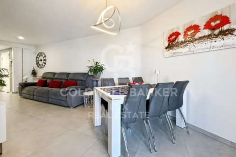 Dúplex de 4 dormitorios en venta en L'Escala, Gerona, Cataluña, Spain № 5569