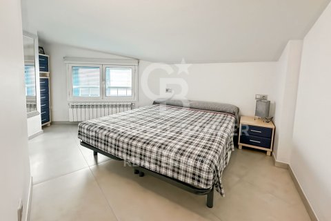 Dúplex de 4 dormitorios en venta en L'Escala, Gerona, Cataluña, Spain № 5569 - foto 13