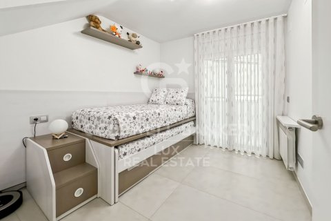 Dúplex de 4 dormitorios en venta en L'Escala, Gerona, Cataluña, Spain № 5569 - foto 10