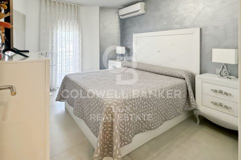 Dúplex de 4 dormitorios en venta en L'Escala, Gerona, Cataluña, Spain № 5569 - foto 9