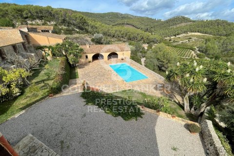 Сasa de 18 dormitorios en venta en Vilanova i la Geltrú, Barcelona, Cataluña, Spain № 6078 - foto 6