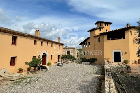 Сasa de 18 dormitorios en venta en Vilanova i la Geltrú, Barcelona, Cataluña, Spain № 6078 - foto 3