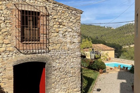 Сasa de 18 dormitorios en venta en Vilanova i la Geltrú, Barcelona, Cataluña, Spain № 6078 - foto 9