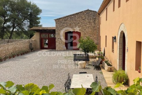 Сasa de 18 dormitorios en venta en Vilanova i la Geltrú, Barcelona, Cataluña, Spain № 6078 - foto 13
