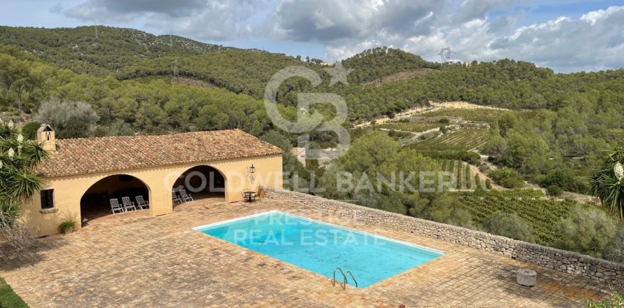 Сasa de 18 dormitorios en venta en Vilanova i la Geltrú, Barcelona, Cataluña, Spain № 6078
