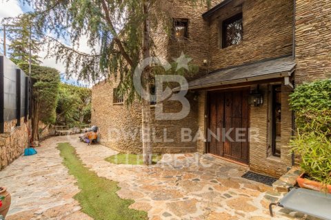 Сasa de 6 dormitorios en venta en Barcelona, Cataluña, Spain № 6083 - foto 2