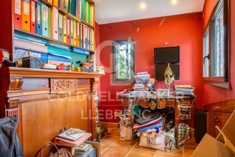 Сasa de 6 dormitorios en venta en Barcelona, Cataluña, Spain № 6083 - foto 27