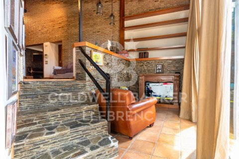 Сasa de 6 dormitorios en venta en Barcelona, Cataluña, Spain № 6083 - foto 9