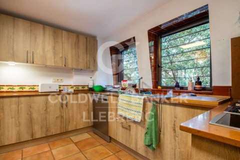 Сasa de 6 dormitorios en venta en Barcelona, Cataluña, Spain № 6083 - foto 21