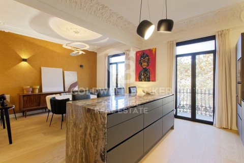 Купить квартиру в Барселона, Испания с 4 спальни, 134м², № 5398 - фото 3