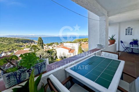 Сasa de 2 dormitorios en venta en L'Escala, Gerona, Cataluña, Spain № 5394 - foto 2