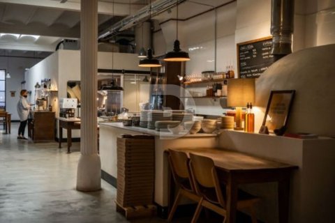 Cafetería / restaurante de 482 m² en venta en L'Eixample, Barcelona, Cataluña, Spain № 5204