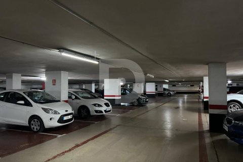 Propiedad comercial de 14600 m² en venta en L'Eixample, Barcelona, Cataluña, Spain № 5203 - foto 4