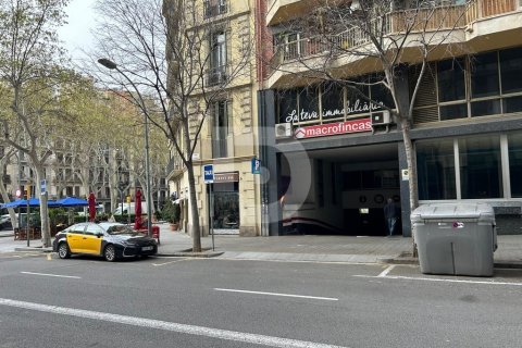 Propiedad comercial de 14600 m² en venta en L'Eixample, Barcelona, Cataluña, Spain № 5203 - foto 6